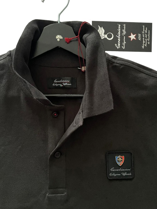 Gis Polo Piquet Carbone Patch Distintivo Metallo 1